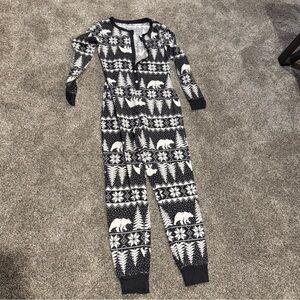 Old Navy Gray and White Patterned Thermal Women’s onesie